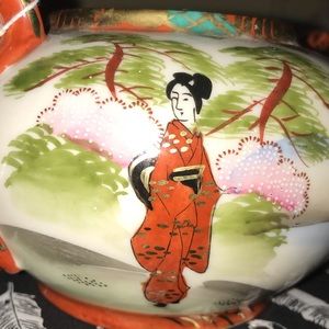 Vintage Takito Teapot. With Geisha Pattern.